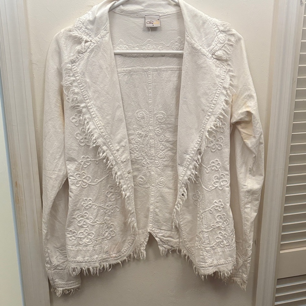 Chic White Embroidered Women's Sweater